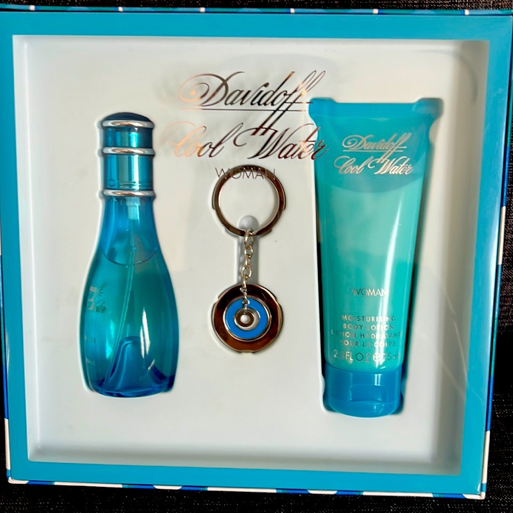 Davidoff Cool Water Woman gift set- 50ml EDT, 75ml body lotion & key chain
